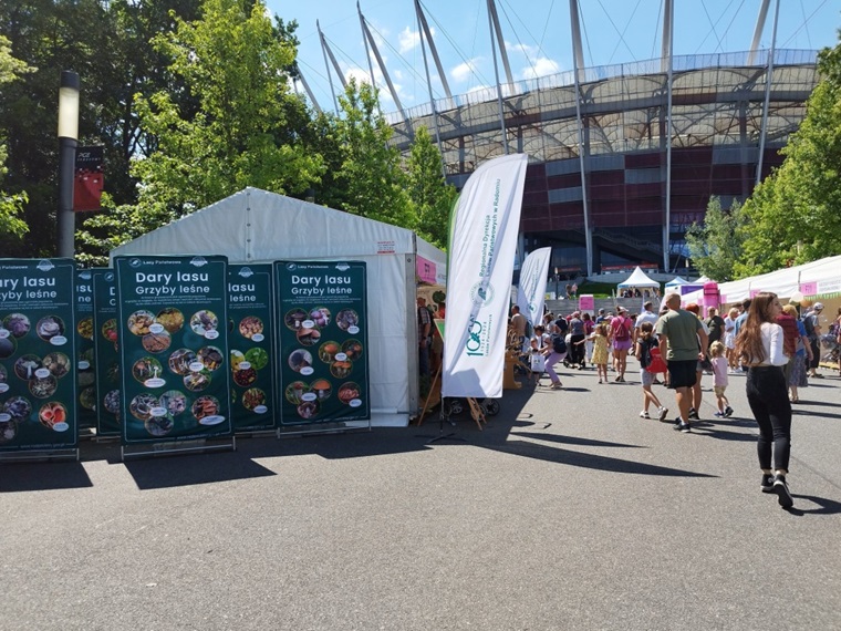 1Leśnicy na&nbsp;Pikniku Naukowym w&nbsp;Warszawie fot. Edyt Nowicka 5
